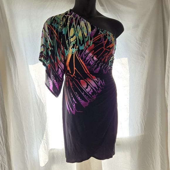 Gorgeous Butterfly Dress - Picture 2 of 9